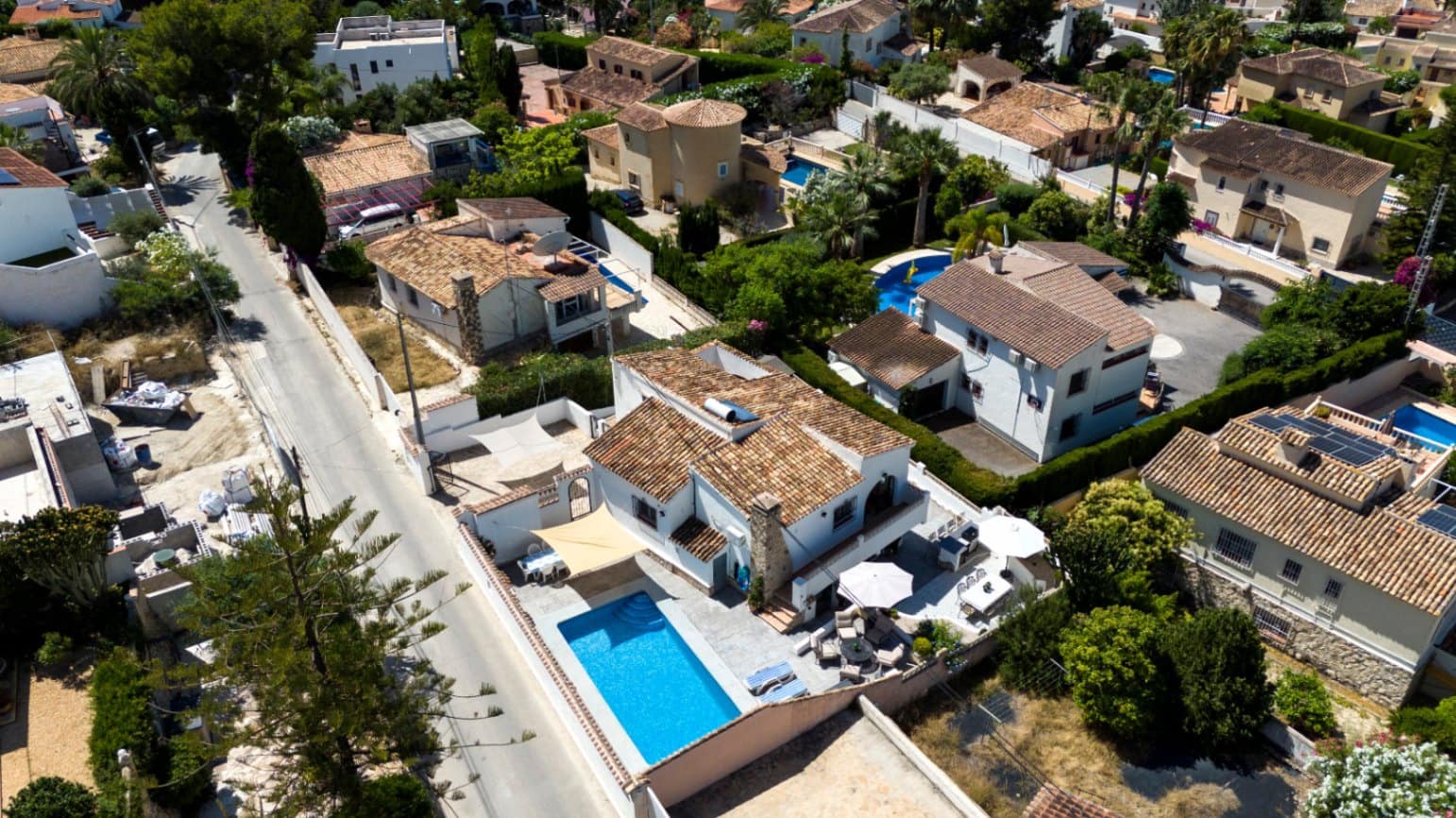 Chalet de 4 habitaciones en Benissa en venta con piscina garaje - 695.000 € (Ref: 10049453)