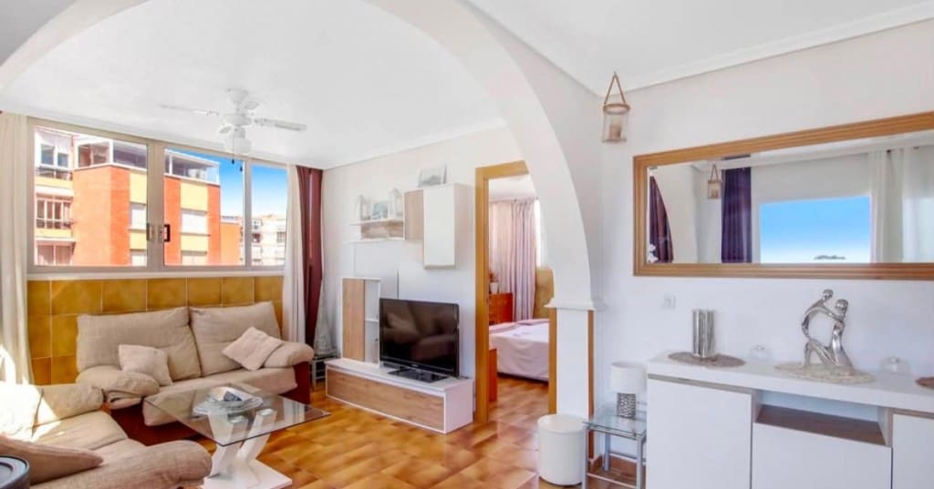 4 soveværelse Lejlighed til salg i Benidorm med swimmingpool - € 349.000 (Ref: 10049454)