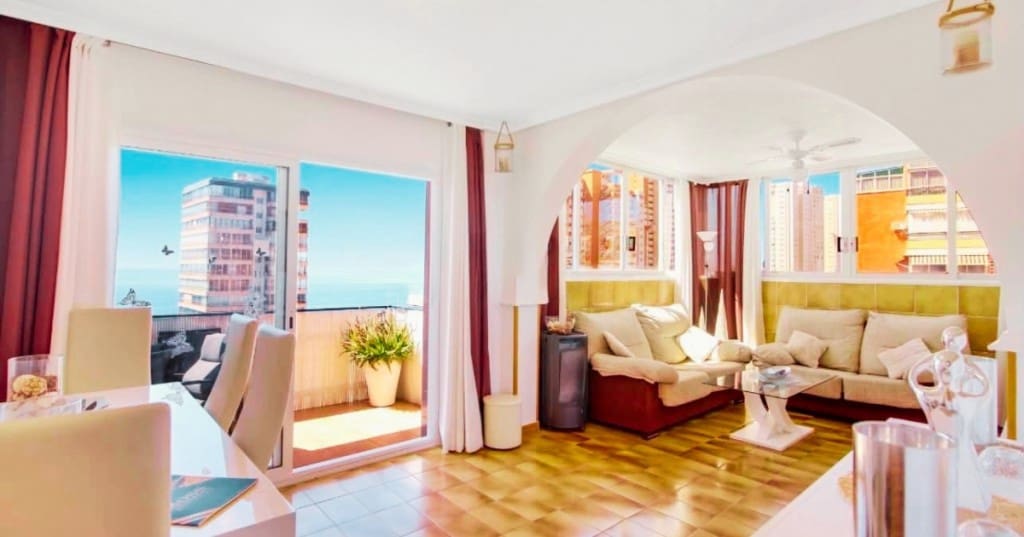 4 soveværelse Lejlighed til salg i Benidorm med swimmingpool - € 349.000 (Ref: 10049454)