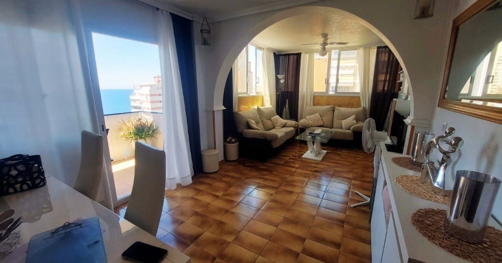 4 soveværelse Lejlighed til salg i Benidorm med swimmingpool - € 349.000 (Ref: 10049454)
