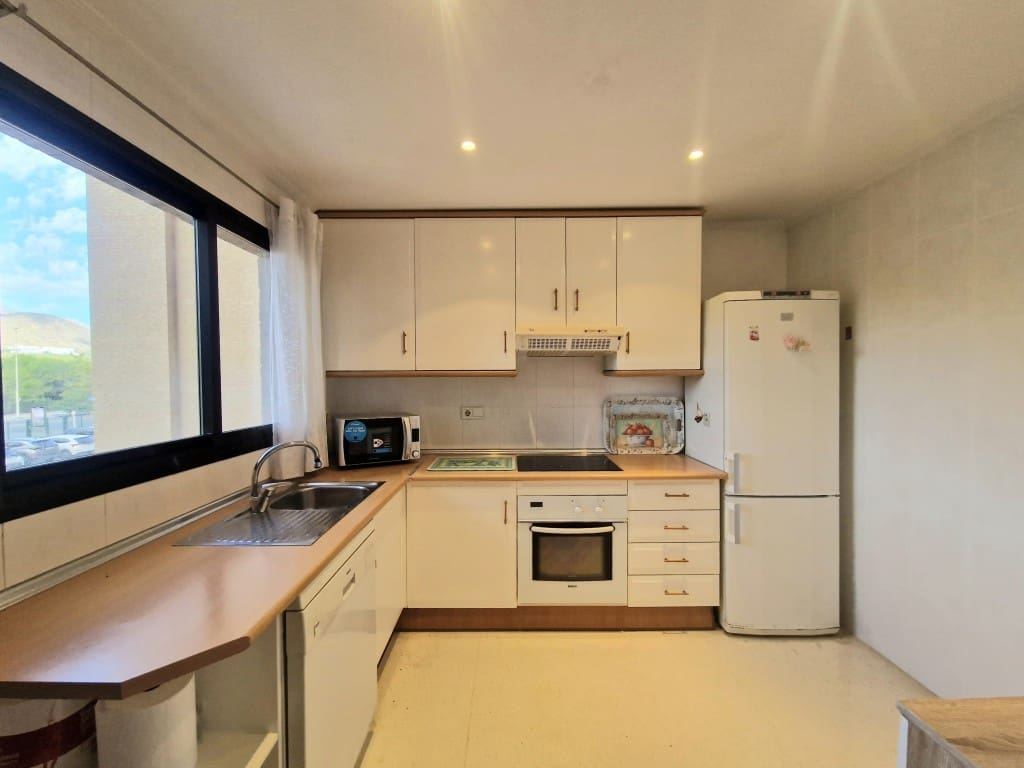 1 slaapkamer Appartement te koop in Benidorm met zwembad - € 309.000 (Ref: 10049455)