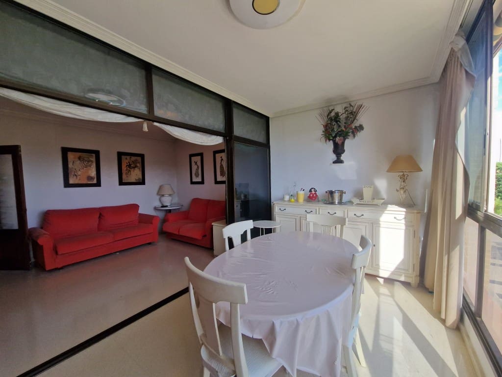 1 bedroom Apartment for sale in Benidorm with pool - € 309,000 (Ref: 10049456)
