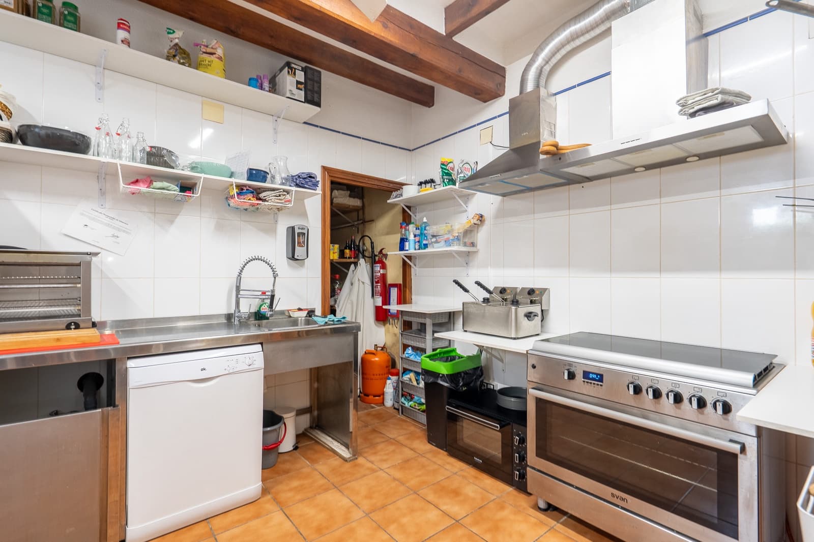 6 soveværelse Erhverv til salg i Sagra - € 569.000 (Ref: 10049457)