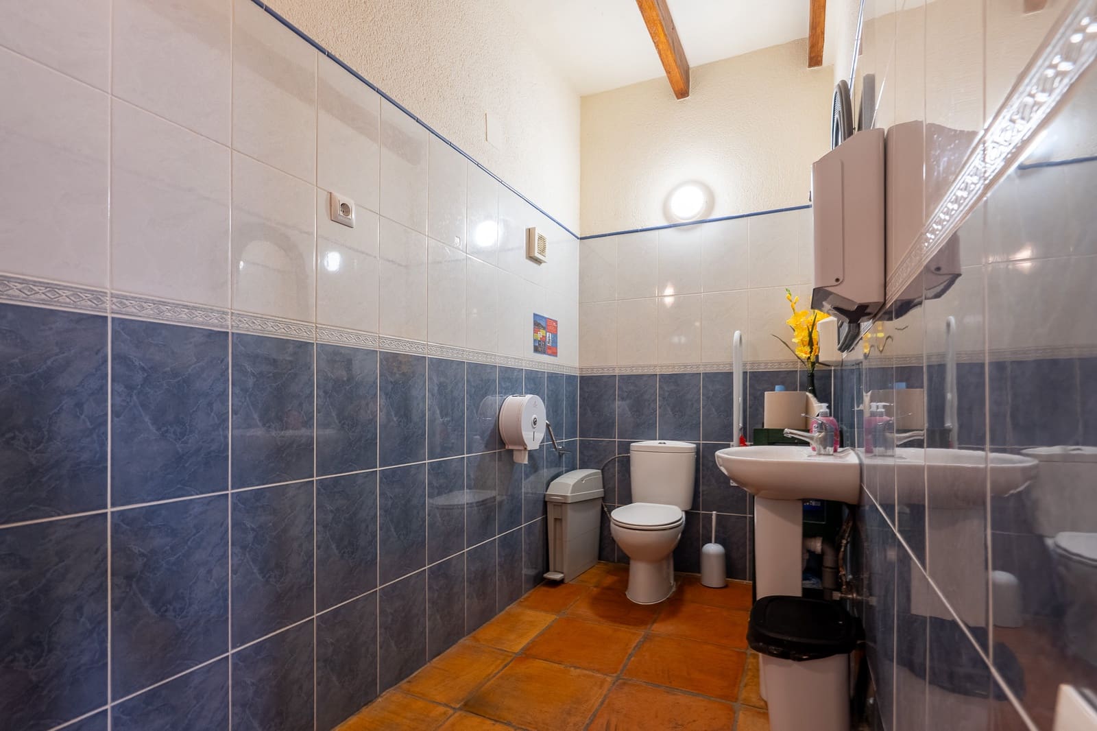 6 soveværelse Erhverv til salg i Sagra - € 569.000 (Ref: 10049457)