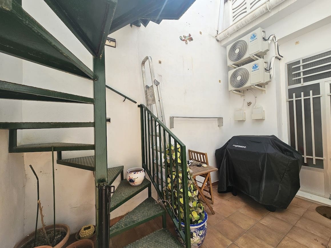 Casa de 4 habitaciones en Daimús en venta - 365.000 € (Ref: 10049469)