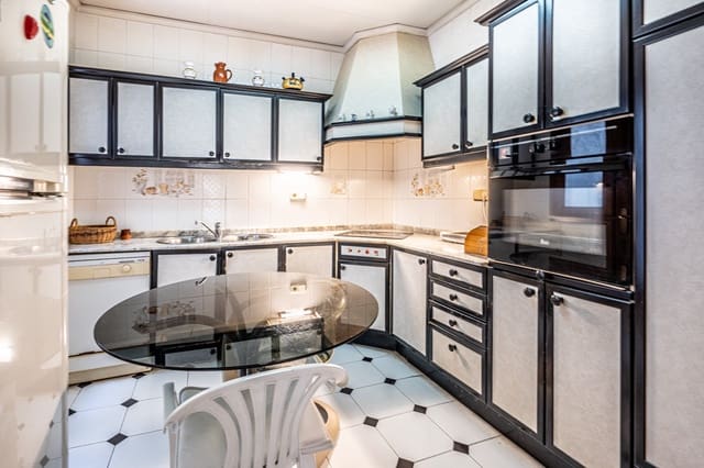 Casa de 4 habitaciones en Gata de Gorgos en venta con piscina - 380.000 € (Ref: 10049482)
