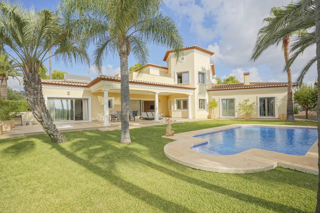 Chalet de 4 habitaciones en Benissa en venta con piscina - 1.350.000 € (Ref: 10049490)