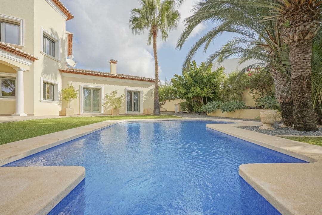 Chalet de 4 habitaciones en Benissa en venta con piscina - 1.350.000 € (Ref: 10049490)