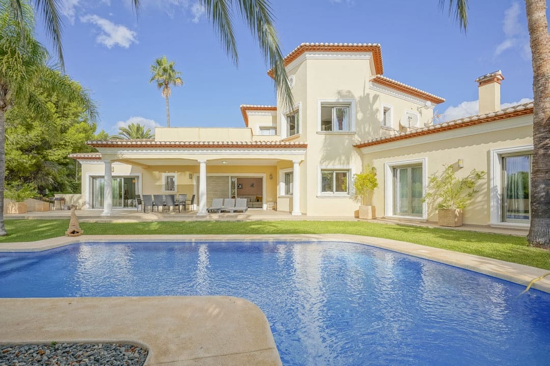 Chalet de 4 habitaciones en Benissa en venta con piscina - 1.350.000 € (Ref: 10049490)
