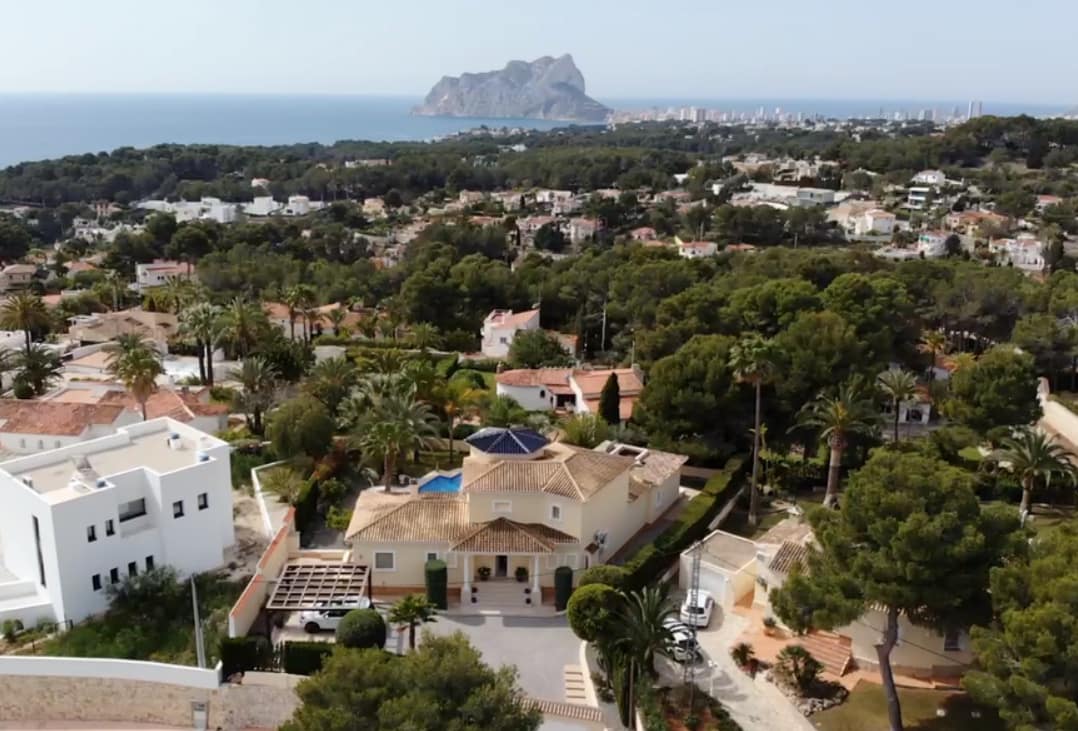 Chalet de 4 habitaciones en Benissa en venta con piscina - 1.350.000 € (Ref: 10049490)