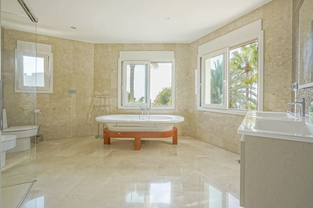 Chalet de 4 habitaciones en Benissa en venta con piscina - 1.350.000 € (Ref: 10049490)