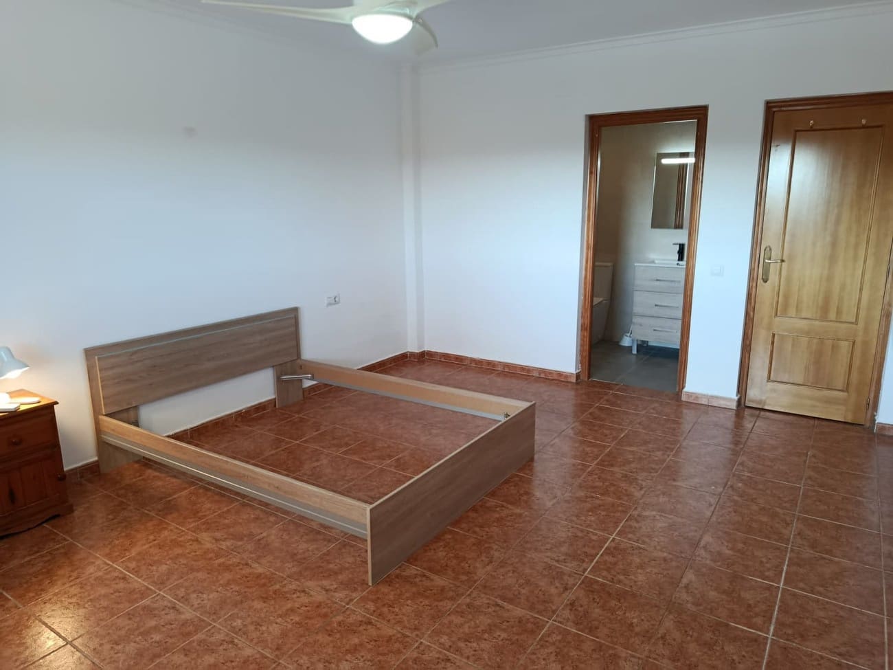 Chalet de 3 habitaciones en Chella en venta con piscina - 335.000 € (Ref: 10049619)