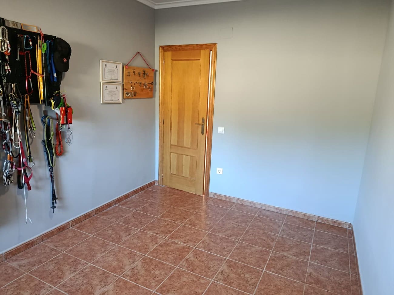 Chalet de 3 habitaciones en Chella en venta con piscina - 335.000 € (Ref: 10049619)