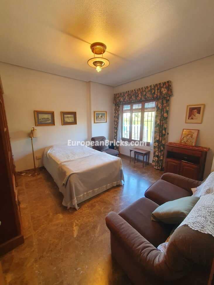 7 soverom Villa til salgs i Canals - € 399 000 (Ref: 10049620)