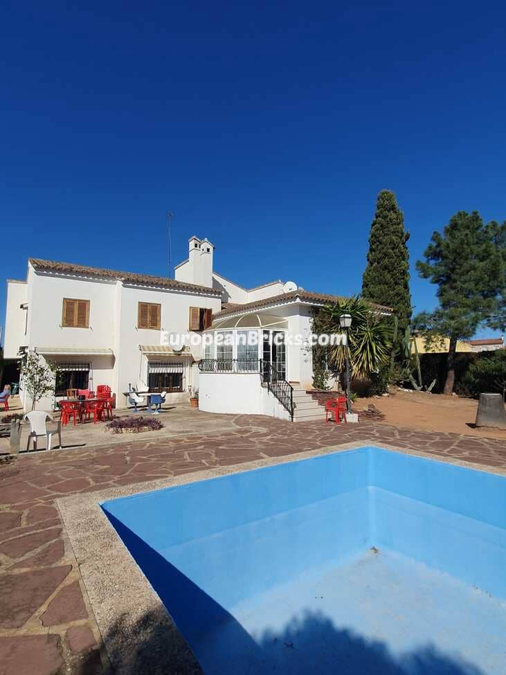 7 soverom Villa til salgs i Canals - € 399 000 (Ref: 10049620)