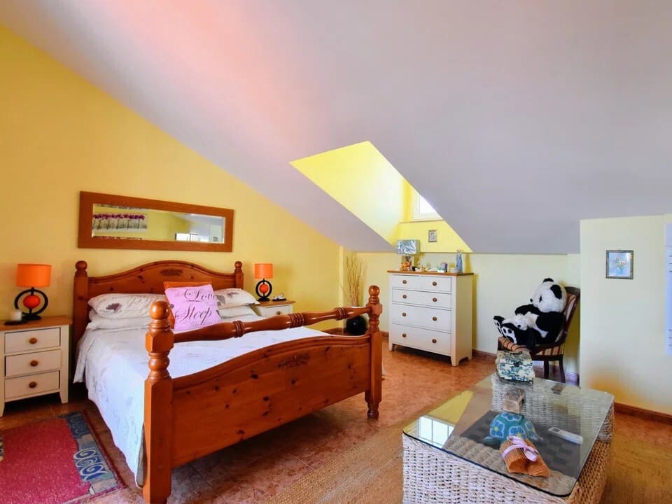 6 bedroom Townhouse for sale in Canals with pool - € 430,000 (Ref: 10049621)