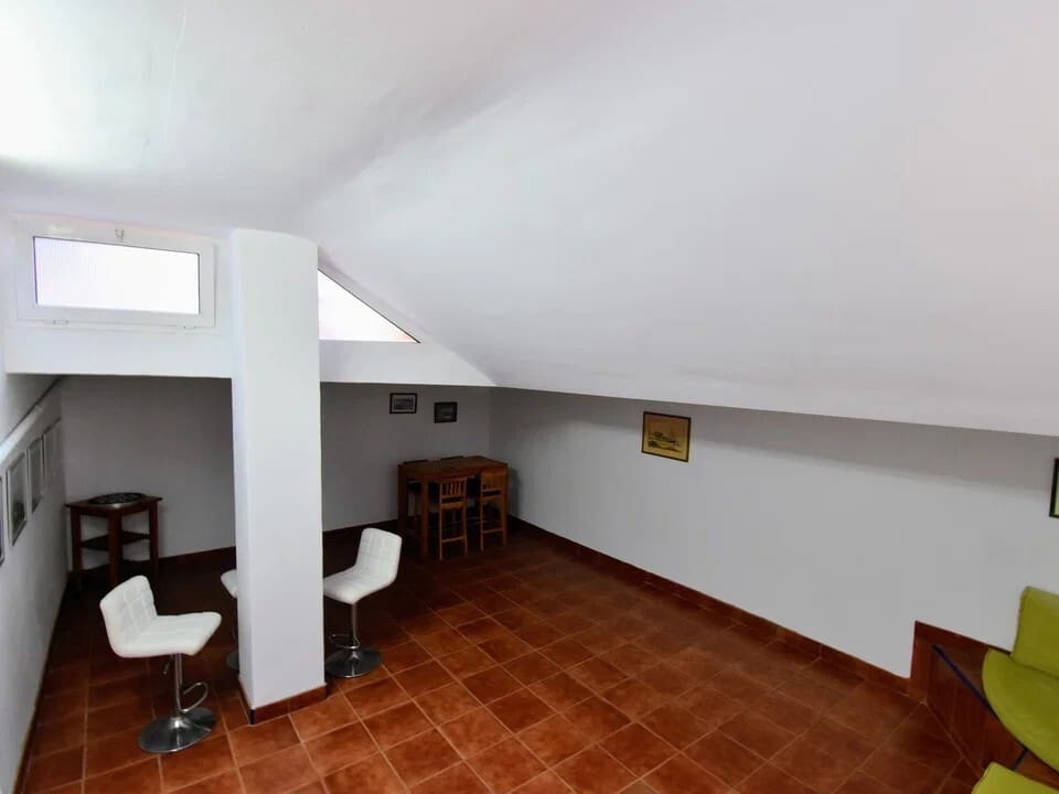 6 bedroom Townhouse for sale in Canals with pool - € 430,000 (Ref: 10049621)