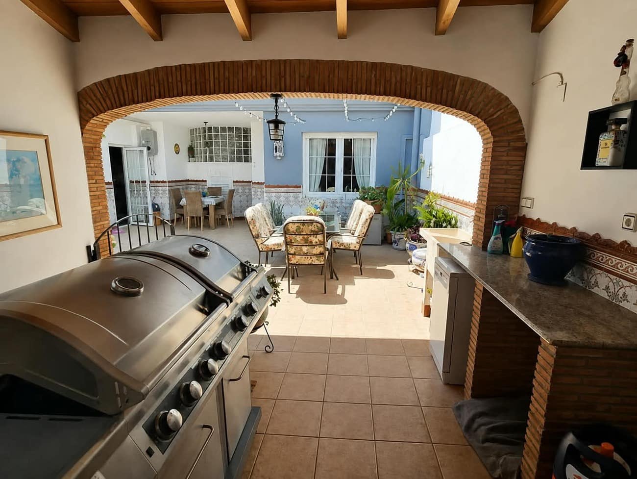 6 bedroom Townhouse for sale in Canals with pool - € 430,000 (Ref: 10049621)