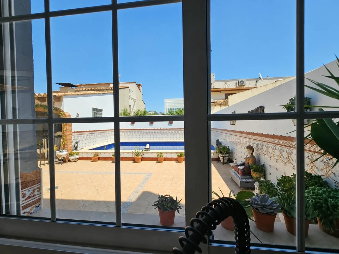 6 bedroom Townhouse for sale in Canals with pool - € 430,000 (Ref: 10049621)