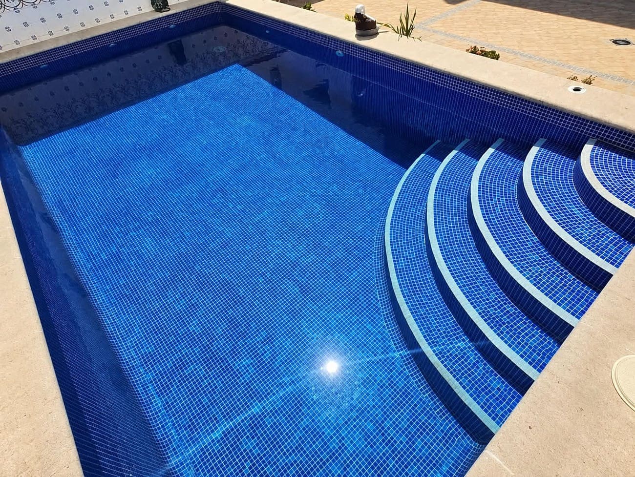 6 bedroom Townhouse for sale in Canals with pool - € 430,000 (Ref: 10049621)