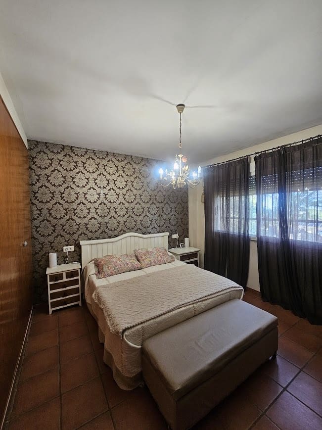 4 bedroom Villa for sale in Alberic with pool - € 325,000 (Ref: 10049622)