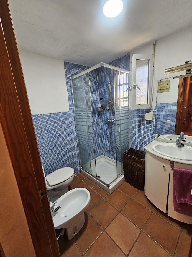 4 bedroom Villa for sale in Alberic with pool - € 325,000 (Ref: 10049622)