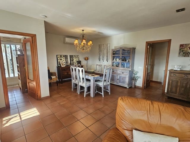 Chalet de 4 habitaciones en Alberic en venta con piscina - 325.000 € (Ref: 10049622)