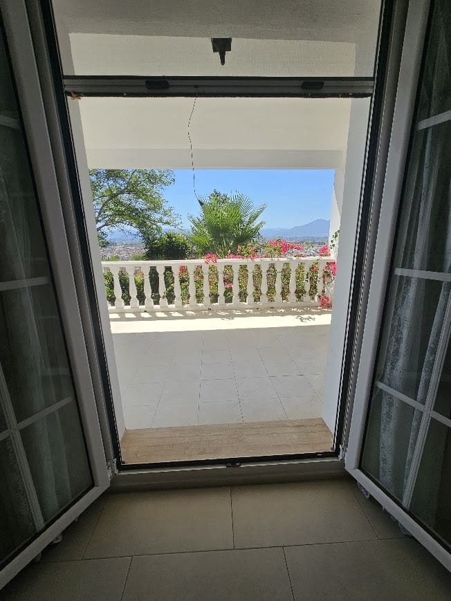 10 bedroom Villa for sale in Beniganim with pool garage - € 899,950 (Ref: 10049629)
