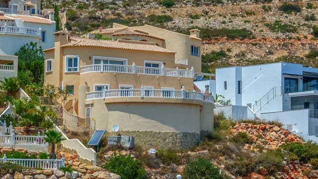 3 soverom Villa til salgs i Benitachell / Benitatxell med svømmebasseng - € 715 000 (Ref: 10049636)