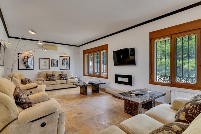 4 soverom Villa til salgs i Beniarbeig med svømmebasseng - € 995 000 (Ref: 10068120)