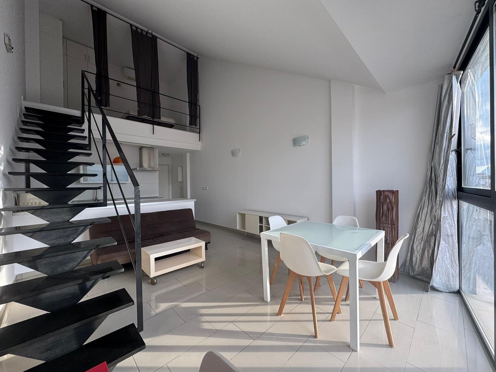 Appartement de 1 chambre à louer à Beniarbeig avec garage - 700 € (Ref: 10118175)