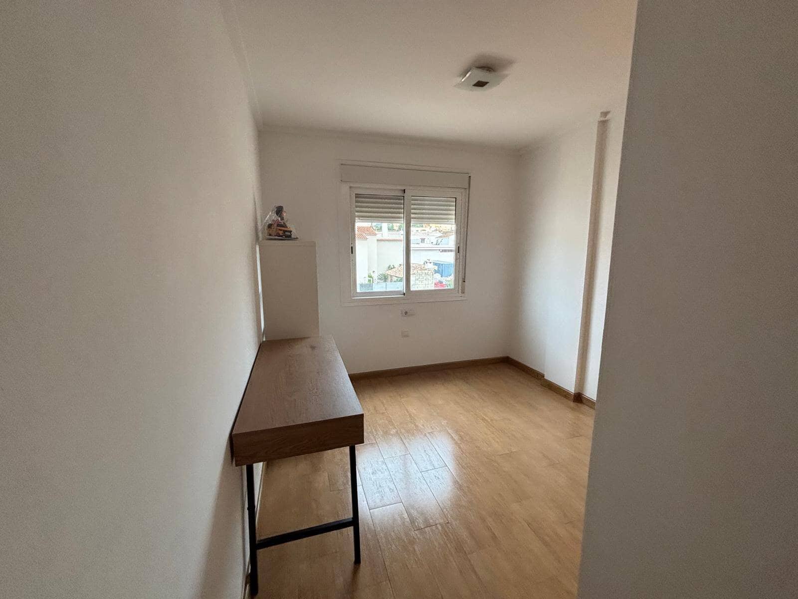 3 slaapkamer Huis te huur in Benidoleig met garage - € 900 (Ref: 10147065)
