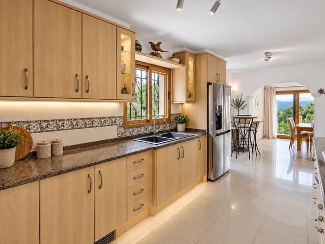 5 Zimmer Villa zu verkaufen in Montgó - Ermita, Javea / Xàbia mit Pool Garage - 1.195.000 € (Ref: 10155732)