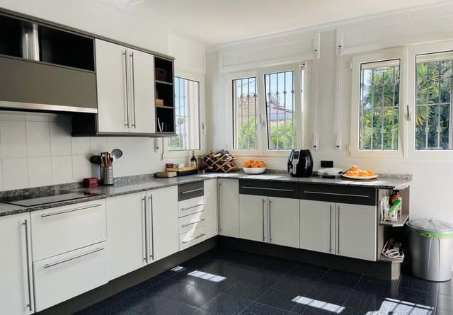 5 slaapkamer Villa te koop in Dénia met zwembad - € 1.100.000 (Ref: 3427797)