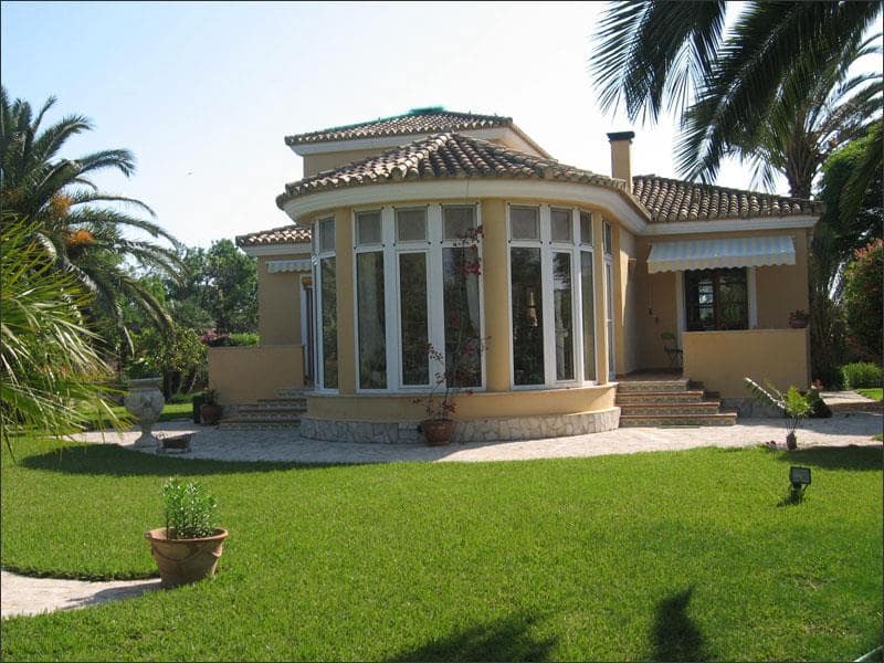 4 Zimmer Villa zu verkaufen in Denia mit Pool - 838.000 € (Ref: 3621175)