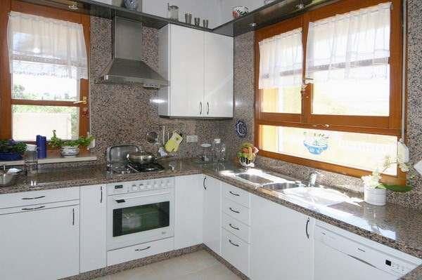 4 Zimmer Villa zu verkaufen in Dénia mit Pool - 838.000 € (Ref: 3621175)