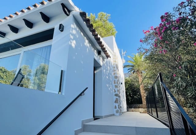 3 Zimmer Villa zu verkaufen in Dénia mit Pool - 785.000 € (Ref: 7627481)