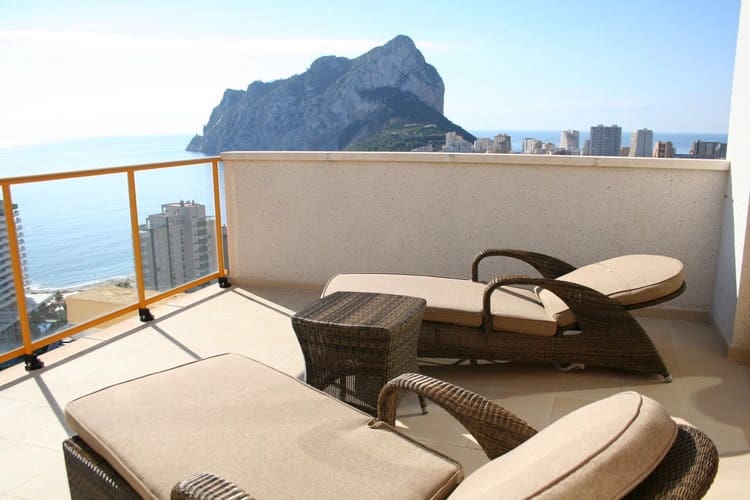 2 bedroom Apartment for sale in Calpe / Calp with pool - € 637,000 (Ref: 7929610)