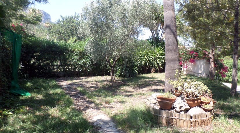 Chalet de 8 habitaciones en Dénia en venta con piscina - 749.000 € (Ref: 8129492)