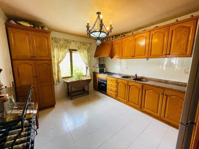 8 bedroom Finca/Country House for sale in Pedreguer with pool - € 580,000 (Ref: 8686897)