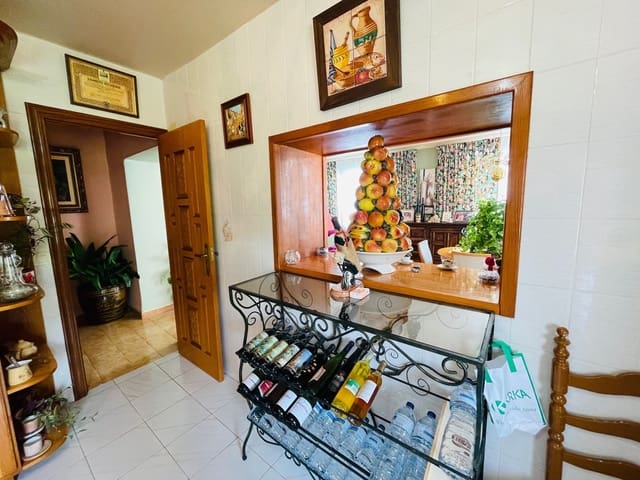 8 bedroom Finca/Country House for sale in Pedreguer with pool - € 580,000 (Ref: 8686897)