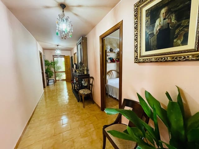 8 bedroom Finca/Country House for sale in Pedreguer with pool - € 580,000 (Ref: 8686897)