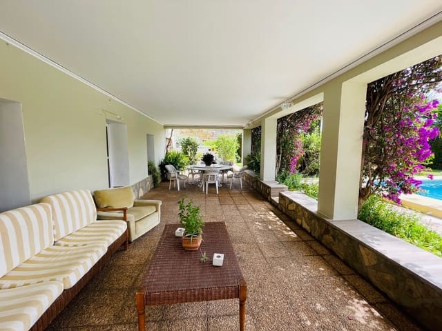 8 bedroom Finca/Country House for sale in Pedreguer with pool - € 580,000 (Ref: 8686897)