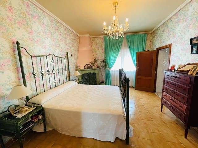 8 bedroom Finca/Country House for sale in Pedreguer with pool - € 580,000 (Ref: 8686897)