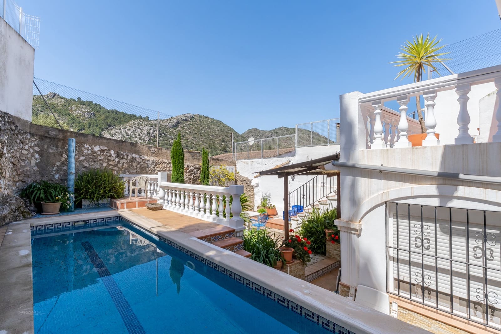 3 bedroom Townhouse for sale in Rafol de Almunia with pool - € 349,000 (Ref: 8921857)