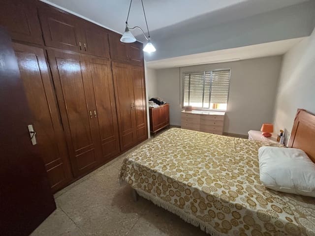 4 soveværelse Lejlighed til salg i Dénia - € 175.000 (Ref: 8942161)