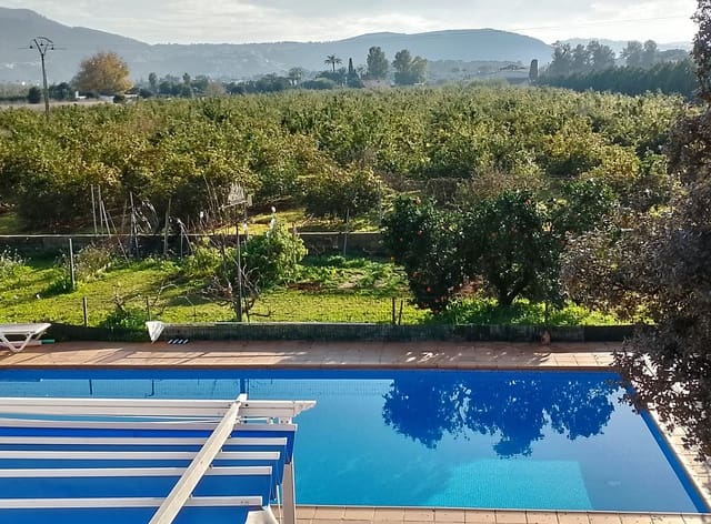 4 sovrum Villa till salu i Dénia med pool - 1 050 000 € (Ref: 9064309)