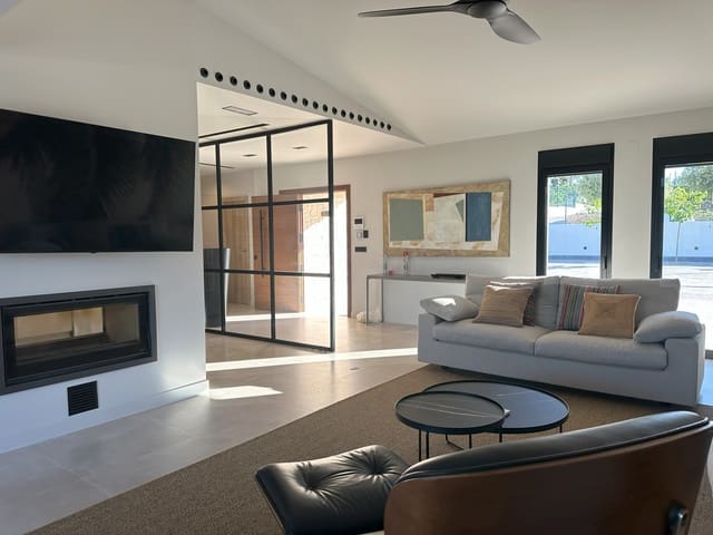 Chalet de 3 habitaciones en Dénia en venta con piscina - 1.590.000 € (Ref: 9066825)