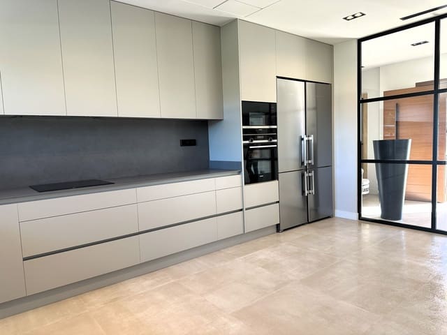 Chalet de 3 habitaciones en Dénia en venta con piscina - 1.590.000 € (Ref: 9066825)