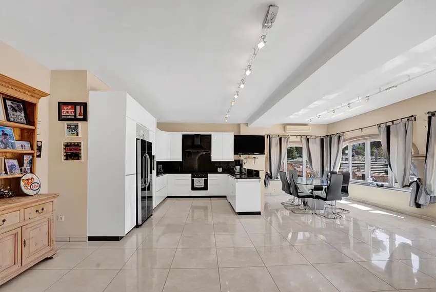 7 slaapkamer Villa te koop in Moraira met zwembad - € 1.599.000 (Ref: 9084607)